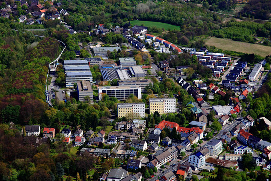 Luftbild Campus Süd mit H-Bahn Netz Der Campus Süd mit H-Bahn Netz wird von oben gezeigt.